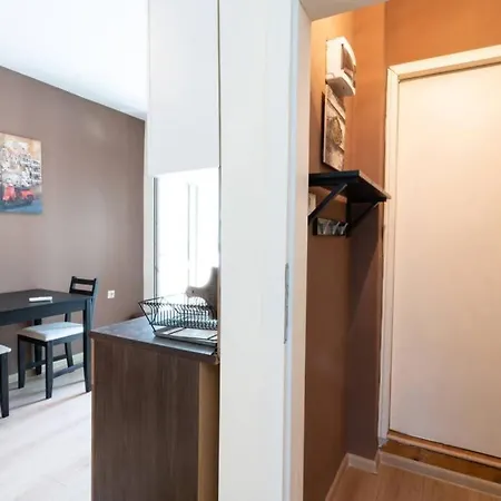 Bright & Modern Apartment In The Heart Of Sofia Σόφια